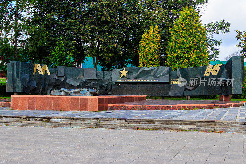 纪念伟大卫国战争中的军事荣誉与永恒的火焰sergei Posad，俄罗斯